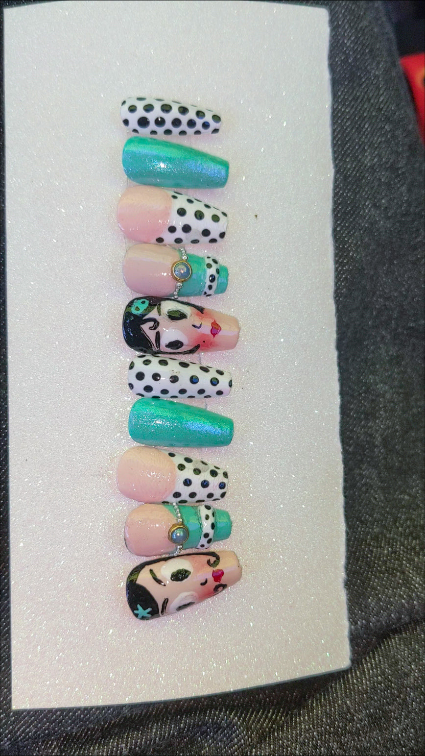 Polka dot handmade press on nails 🩵🫧👩🏻