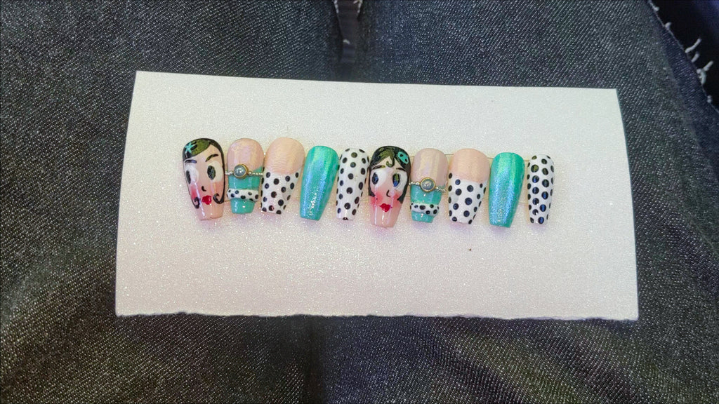 Polka dot handmade press on nails 🩵🫧👩🏻
